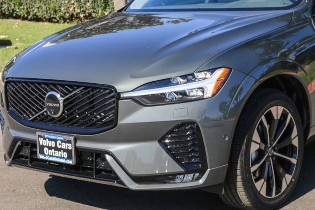 New 2026 Volvo XC60 B5 Plus SUV