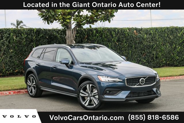 2026 Volvo V60 Cross Country B5 Plus AWD's photo