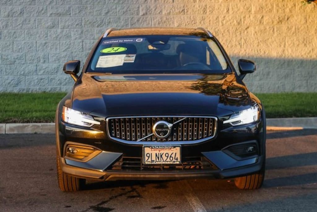 Certified 2024 Volvo V60 Cross Country Ultimate Wagon