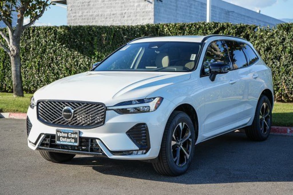 New 2026 Volvo XC60 B5 Core SUV