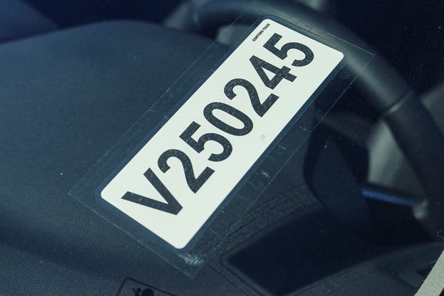 2025 Volvo XC40 Plus photo 5