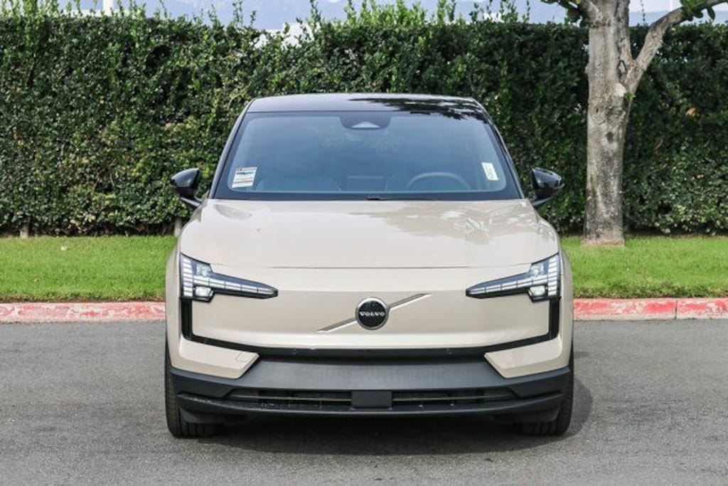 New 2026 Volvo EX30 Twin Motor Plus SUV