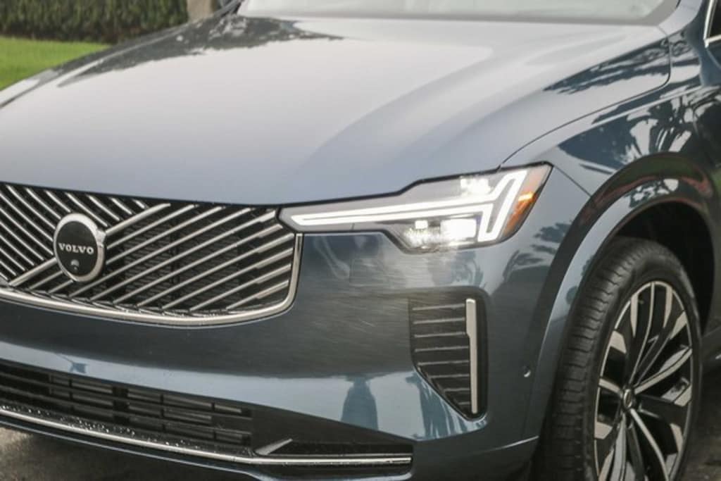 New 2026 Volvo XC90 plug-in hybrid T8 Ultra 7-Seater SUV