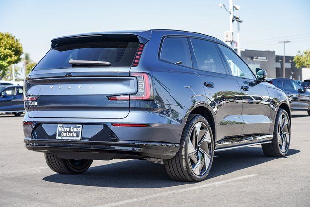 2025 Volvo EX90 Ultra - Photo 8