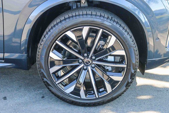 2026 Volvo XC90 Plus - Photo 12