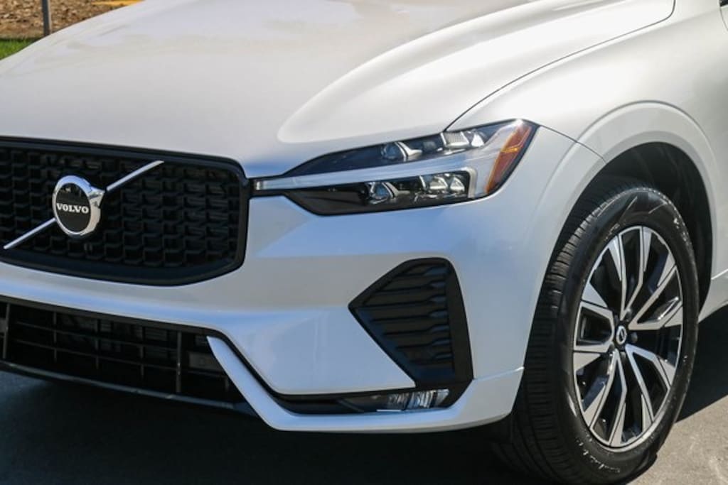 Used 2025 Volvo XC60 B5 Core SUV