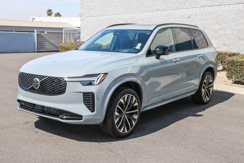 New 2026 Volvo XC90 plug-in hybrid T8 Ultra Dark Theme 7-Seater SUV