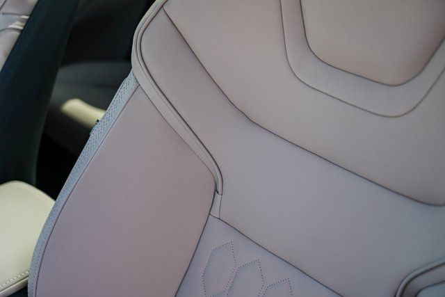 2025 Volvo EX90 Ultra - Photo 25