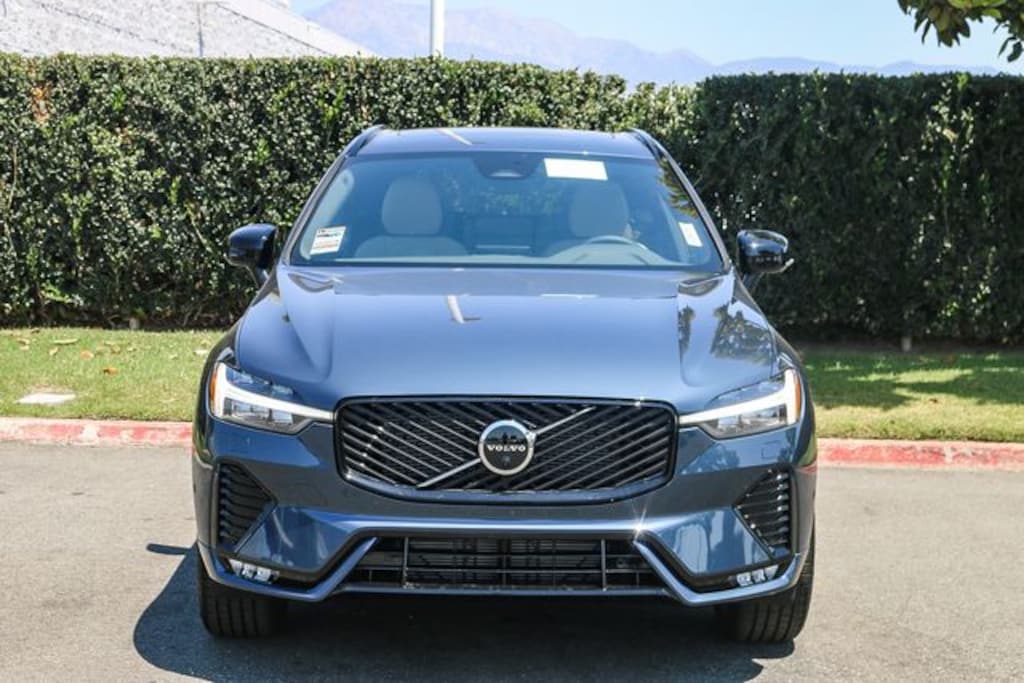 New 2026 Volvo XC60 B5 Plus SUV