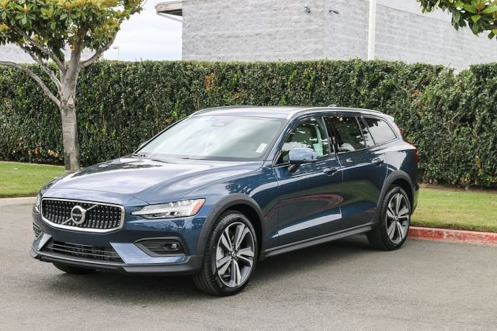 New 2026 Volvo V60 Cross Country B5 Plus Wagon