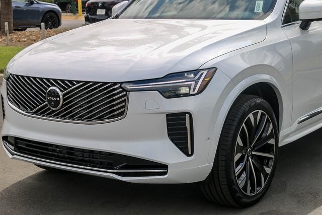 2026 Volvo XC90 Plus photo 4