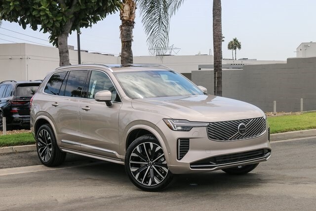 2026 Volvo XC90 B5 Plus photo 2