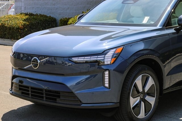 2025 Volvo EX90 Twin Motor Plus photo 4
