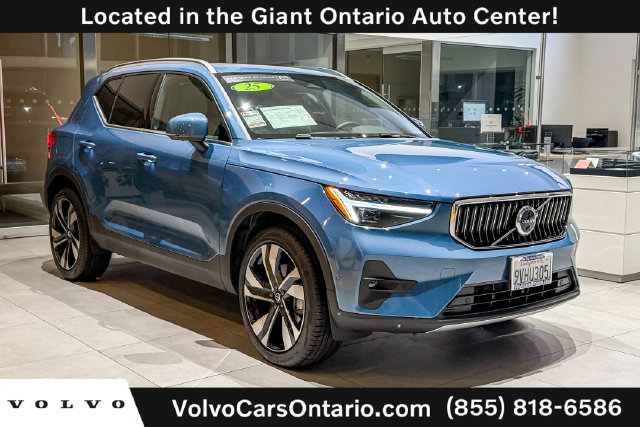 2025 Volvo XC40