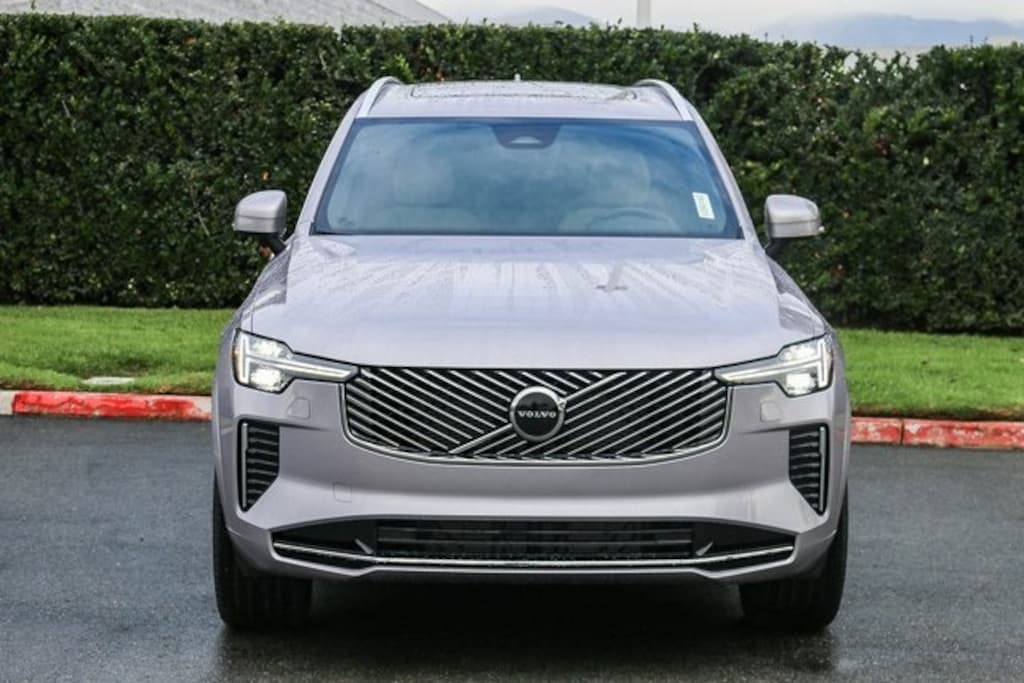 New 2026 Volvo XC90 B5 Core SUV