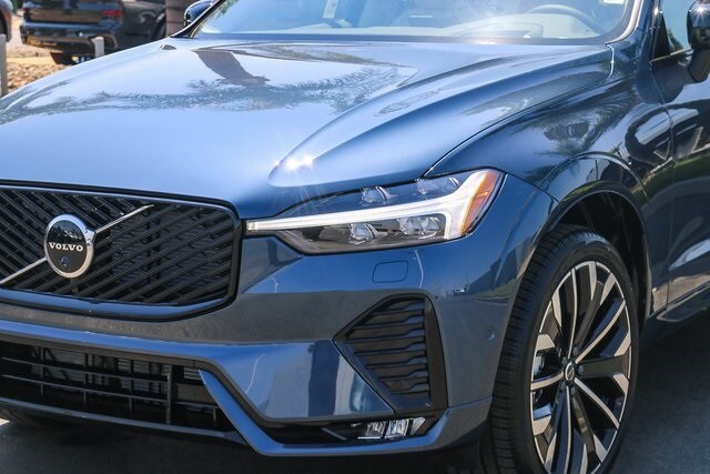 2026 Volvo XC60 B5 photo 4