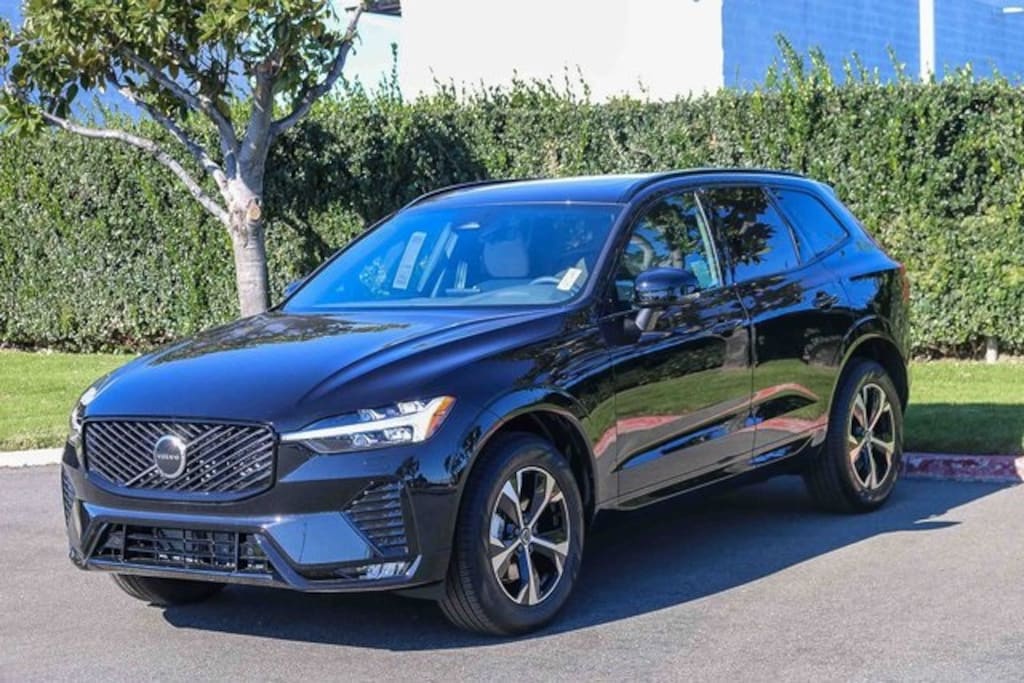 New 2026 Volvo XC60 B5 Core SUV
