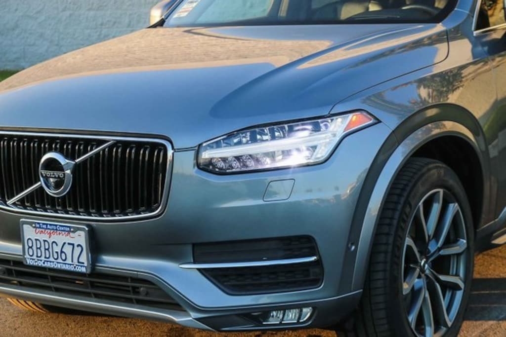 Used 2018 Volvo XC90 T6 Momentum SUV