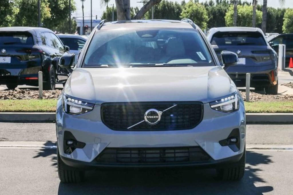 New 2026 Volvo XC40 B5 Plus SUV