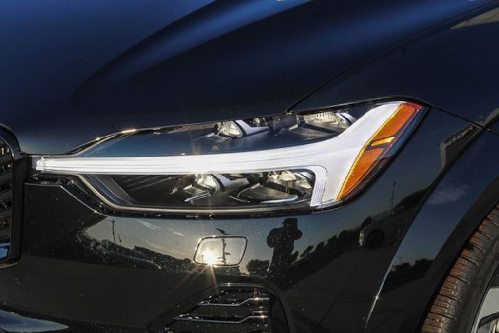 New 2026 Volvo XC60 plug-in hybrid T8 Ultra SUV