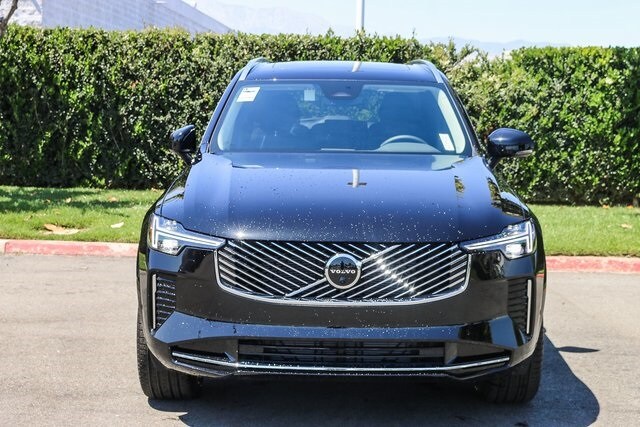 2025 Volvo XC90 Plus photo 2