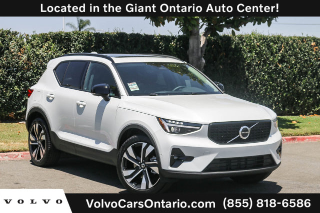2026 Volvo XC40
