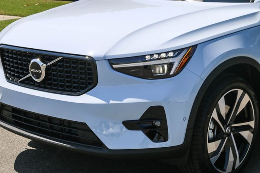New 2026 Volvo XC40 B5 Plus SUV