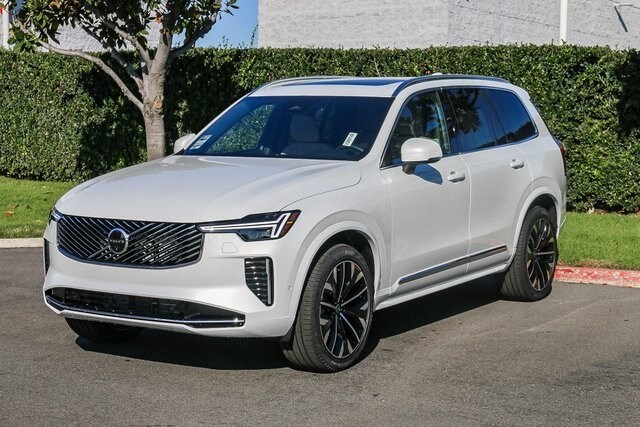 2026 Volvo XC90 AWD Plus photo 3