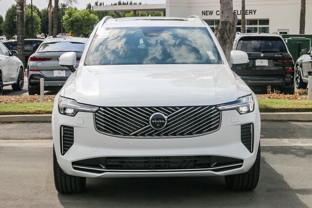 2026 Volvo XC90 Plus photo 2