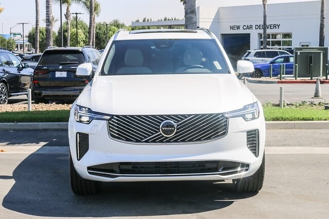 2026 Volvo XC90 Plus photo 3