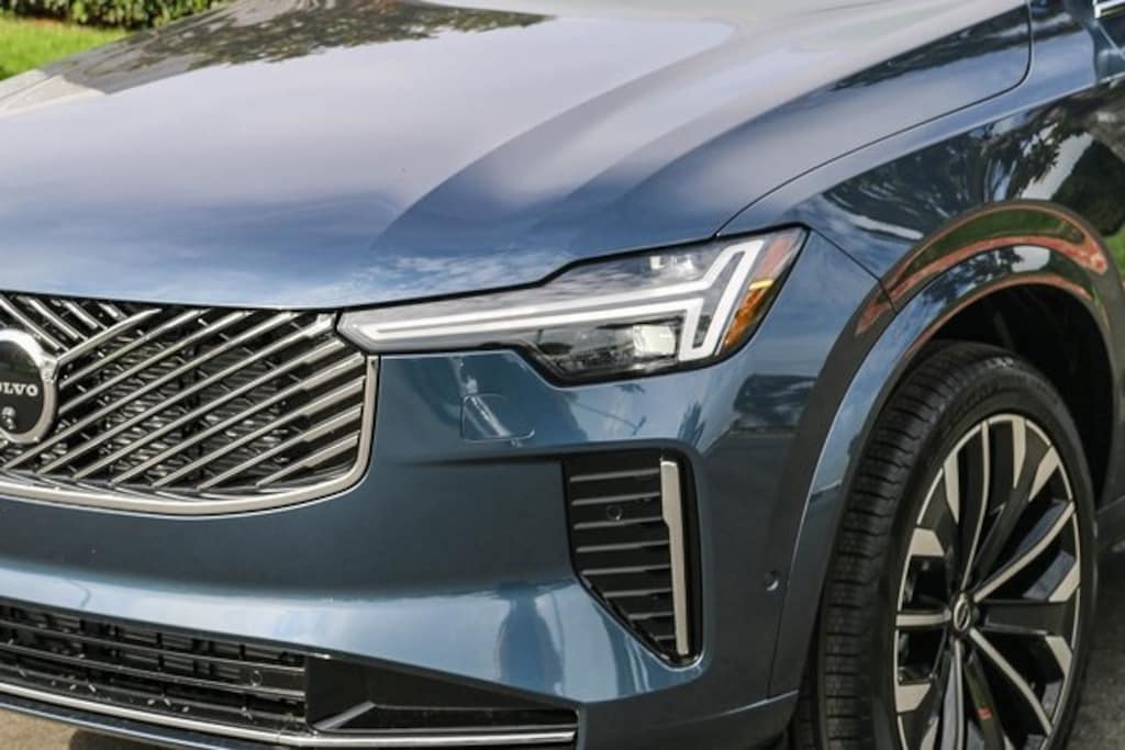 New 2026 Volvo XC90 B6 Plus 7-Seater SUV