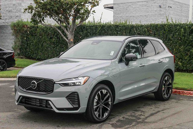 2026 Volvo XC60 Plus