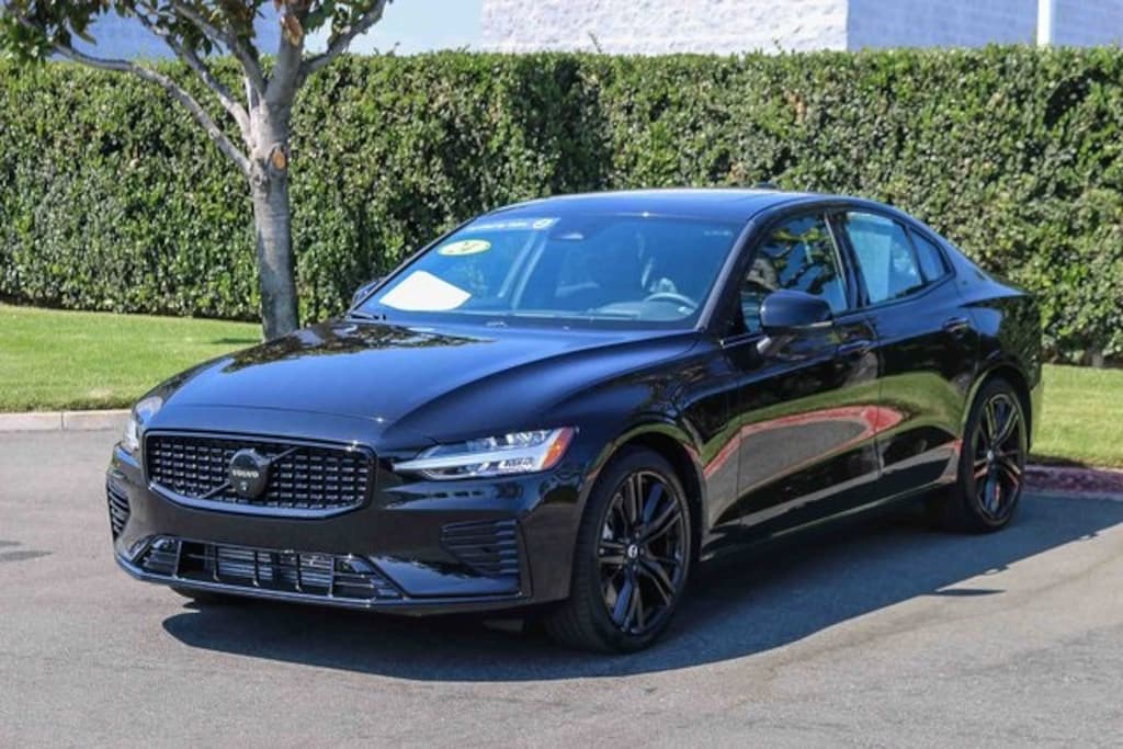 Certified 2024 Volvo S60 plug-in hybrid Ultimate Sedan