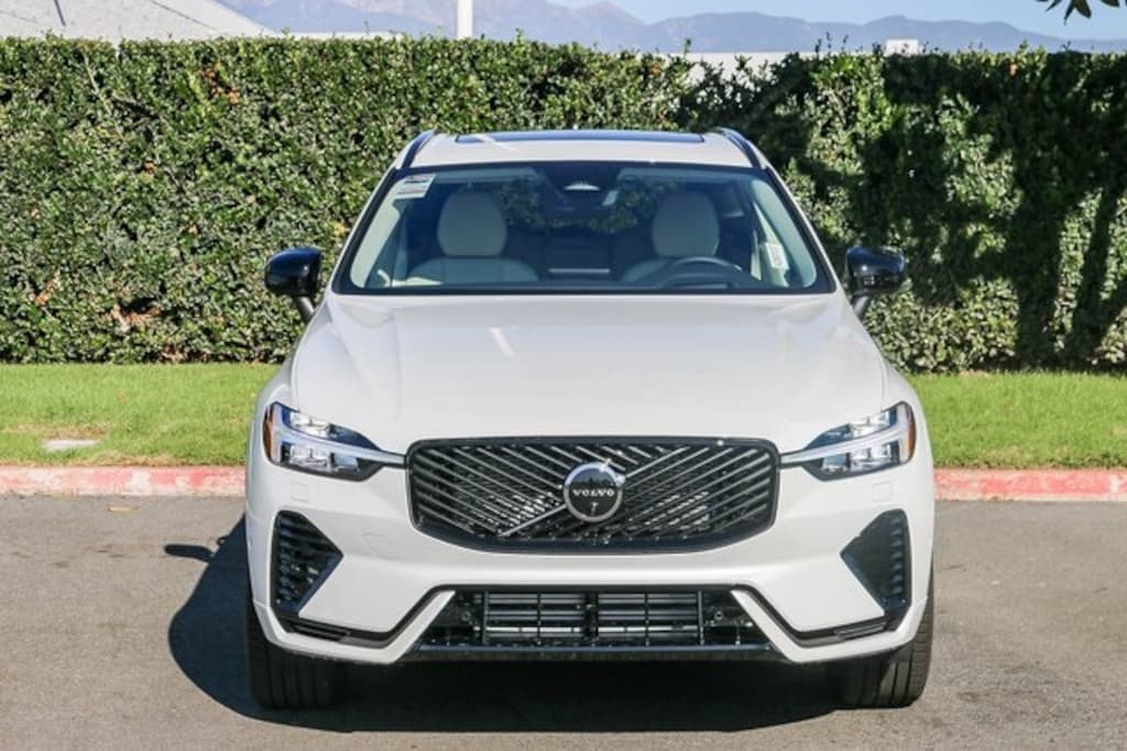 New 2026 Volvo XC60 plug-in hybrid T8 Ultra SUV