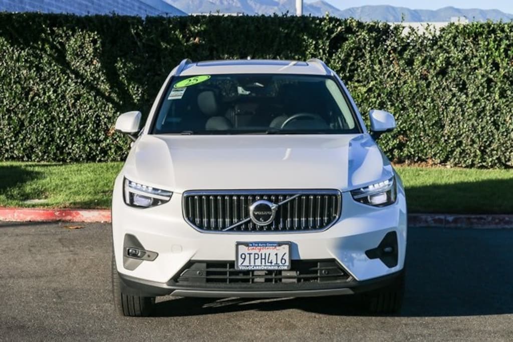 Used 2025 Volvo XC40 B5 Ultra Bright Theme SUV