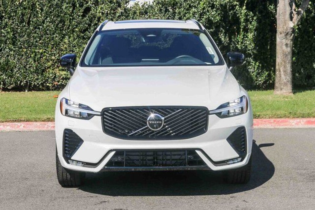 New 2026 Volvo XC60 B5 Plus SUV