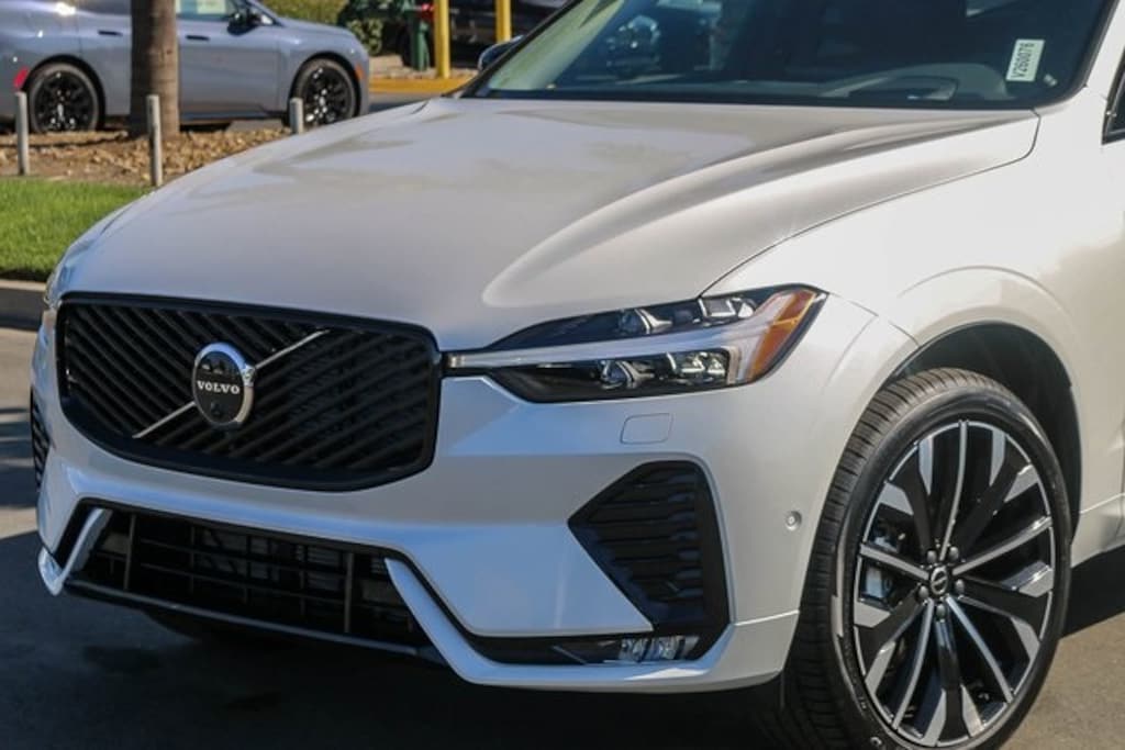New 2026 Volvo XC60 B5 Ultra SUV
