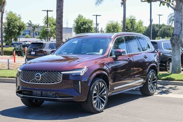 2026 Volvo XC90 T8 photo 2