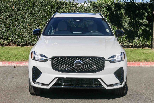 2026 Volvo XC60 Plus