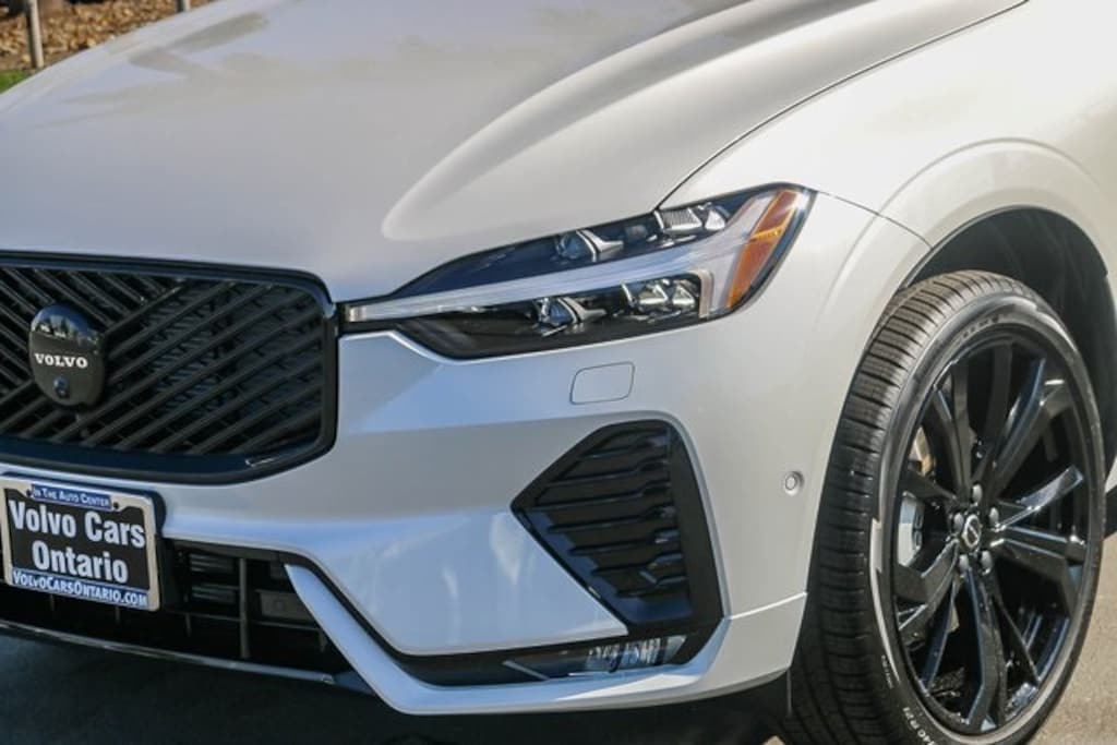 New 2026 Volvo XC60 B5 Ultra Black Edition SUV