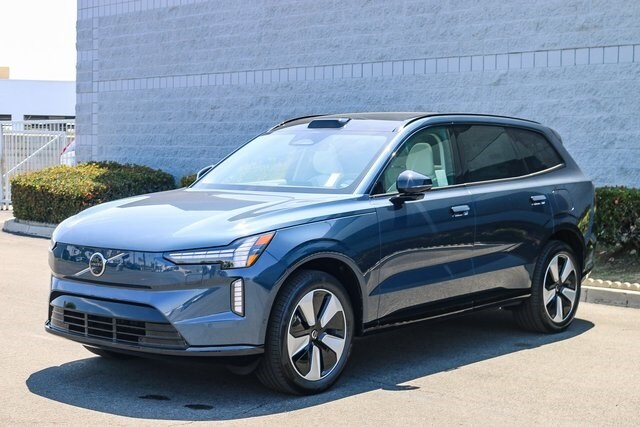 2025 Volvo EX90 Twin Motor Plus photo 3