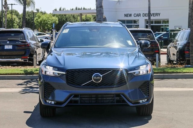 2026 Volvo XC60 B5 Plus photo 2