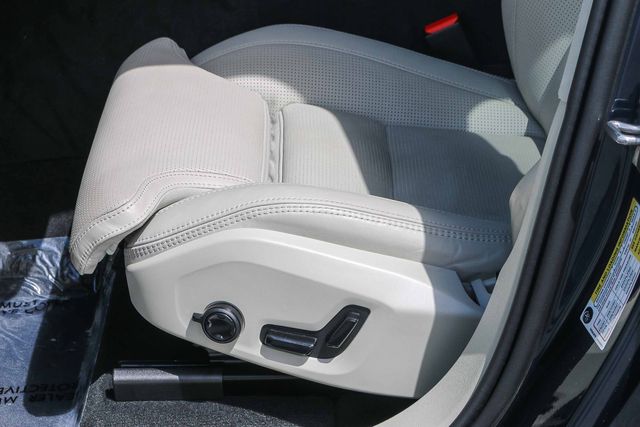 2026 Volvo XC60 Ultra - Photo 23