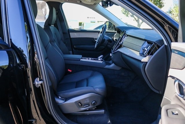 2025 Volvo XC90 Plus - Photo 18