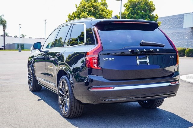 2026 Volvo XC90 B5 Plus photo 4