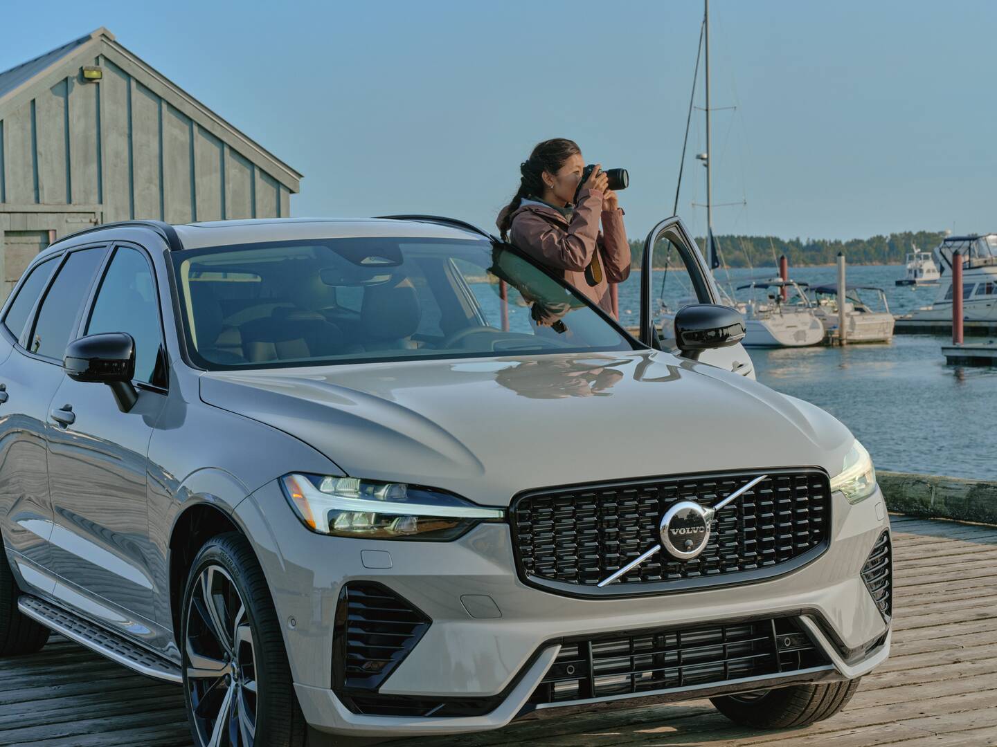 JPG%20Small-24-0911_Volvo_Access_Maine_XC60_NoAccess_EricaSeafood_1015.jpg