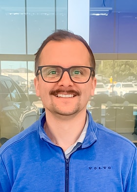 Staff member Tim Johnson <br>General Sales Manager from 8d698068ef26