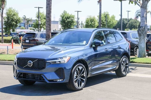 2026 Volvo XC60 B5 Plus photo 3