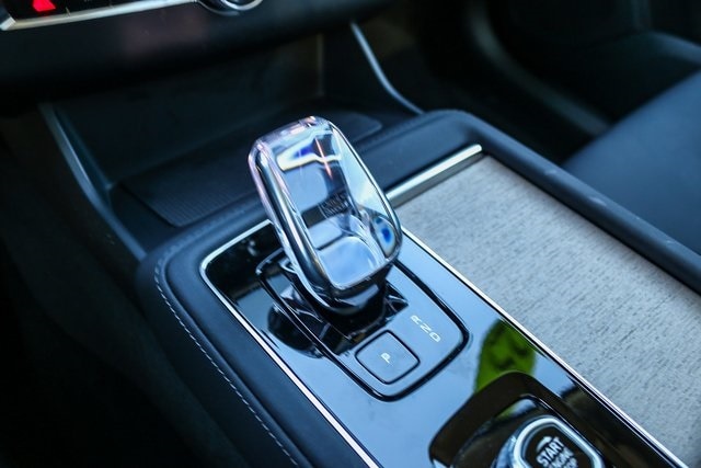 2025 Volvo XC90 Plus - Photo 26