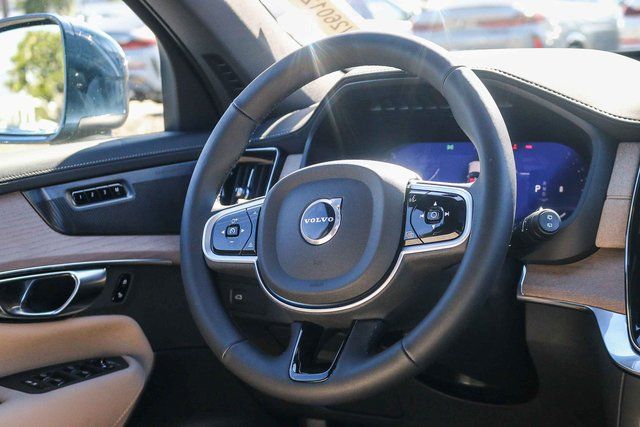 2026 Volvo XC90 Plus - Photo 16